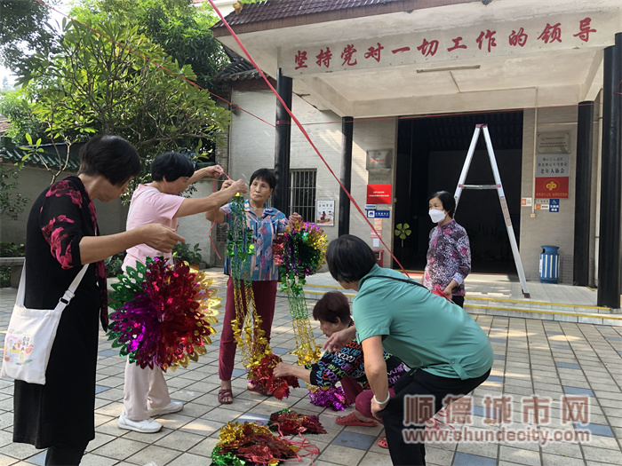 活动前老友记志愿者布置场地_proc.jpg