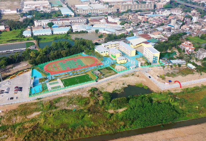 潘祥实验学校上学路通了，学生上下学更安全