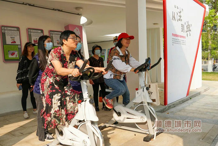 开展普法活动.jpg