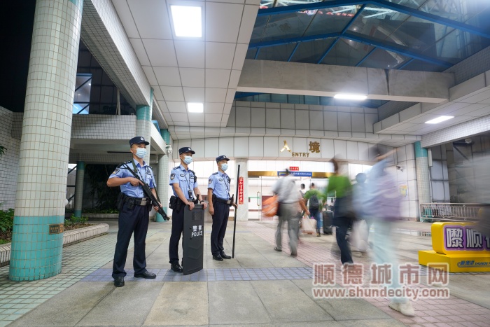 顺德边检站全力维护国家政治安全和国门口岸稳定_副本.jpg