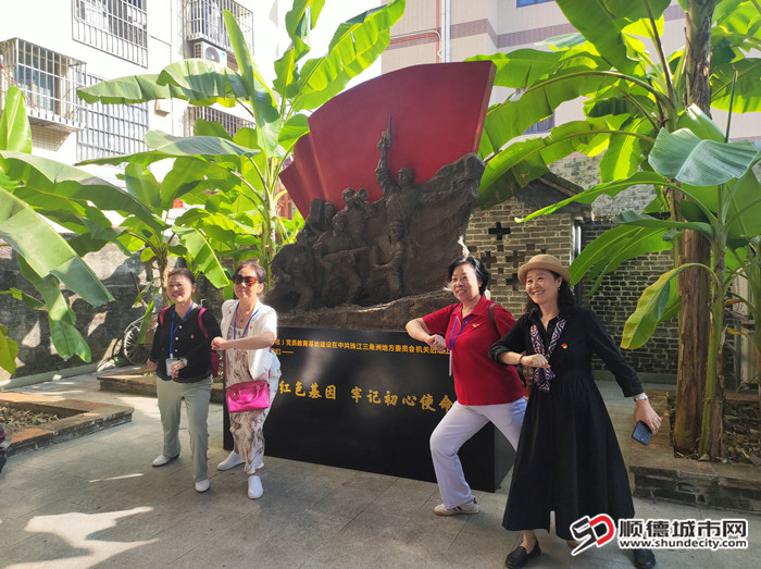 传承红色基因，牢记初心使命_副本.jpg