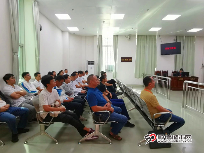 进一步提高村（社区）“法律明白人”、人民调解员的法律素养和履职能力。.jpg