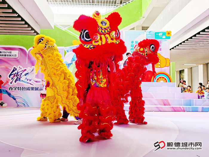 罗沙小学舞狮。.jpg
