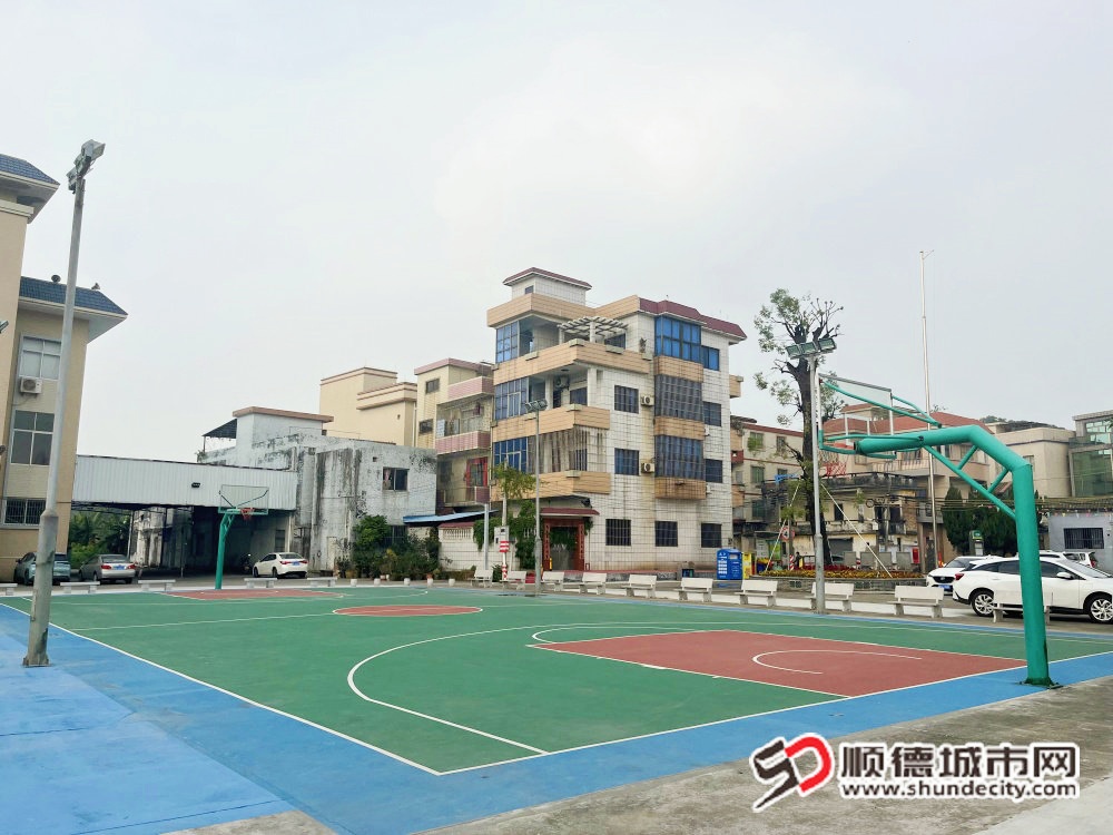 【调色】翻新后的篮球场_副本_副本.jpg
