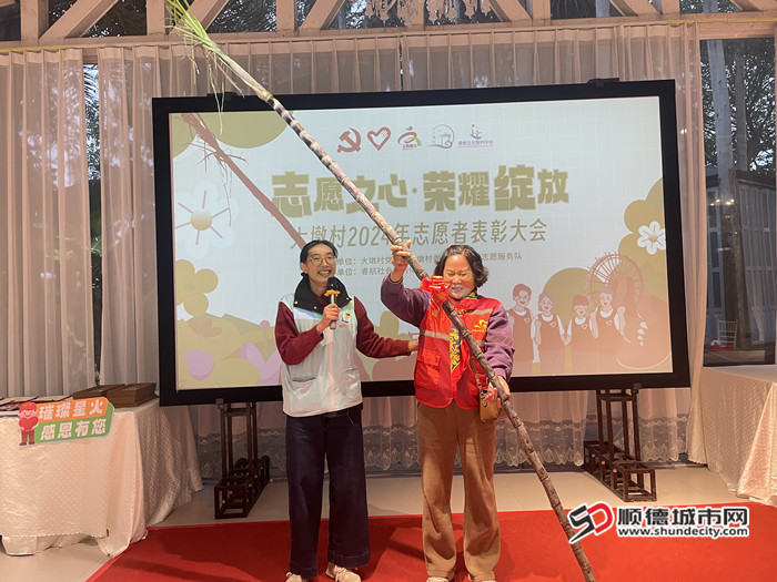 奖品和礼物也别具一格。.jpg