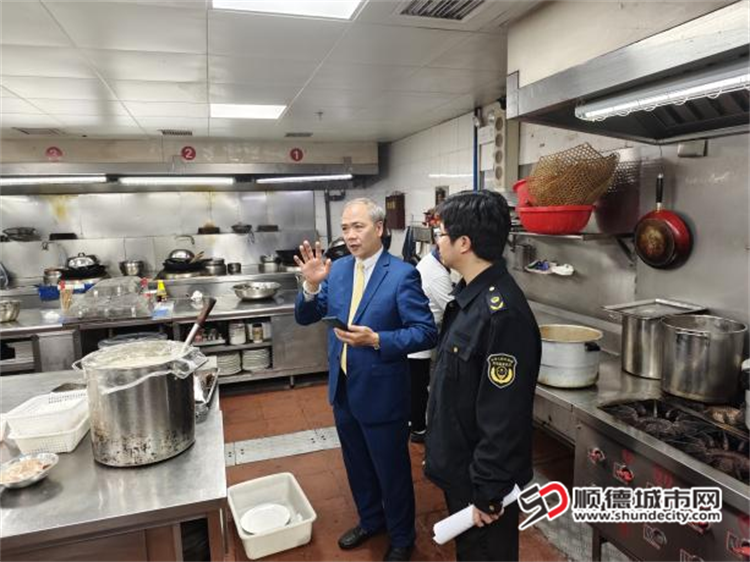 美食遇上马拉松，容桂“蓝朋友”来陪跑