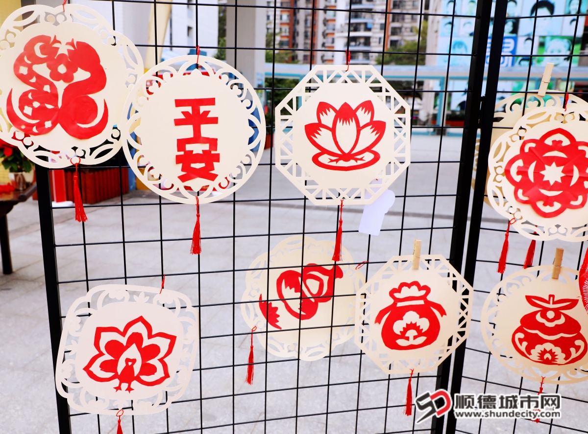 学生窗花作品_副本.jpg