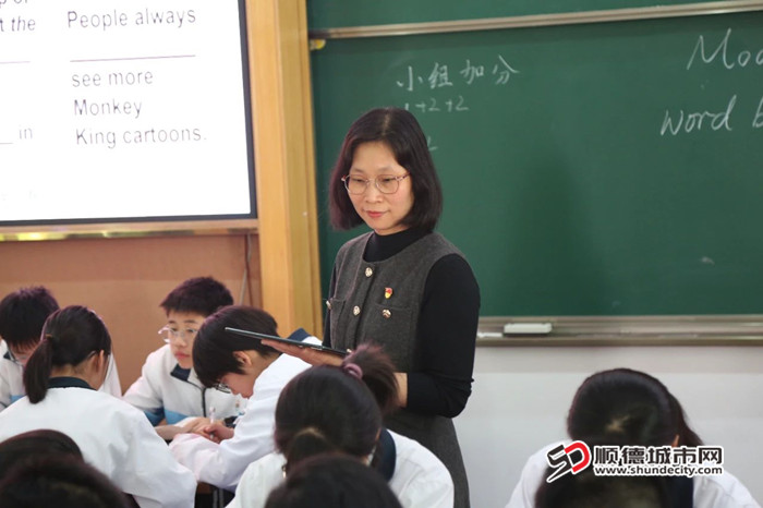 将英语学习与趣味卡通主题相结合。.jpg