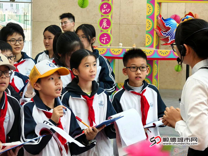 东平小学组织学生走进佛山市博物馆。.jpg