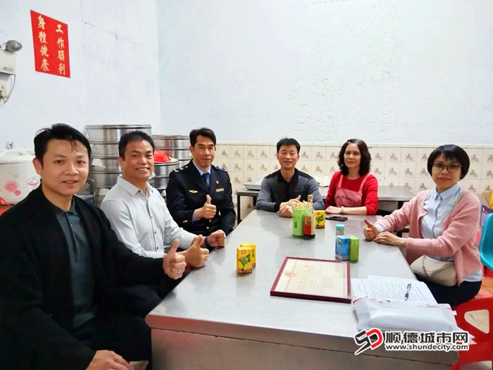 走访乐从聚兴早餐店。.jpg