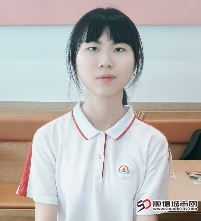 何靓媛水印.jpg