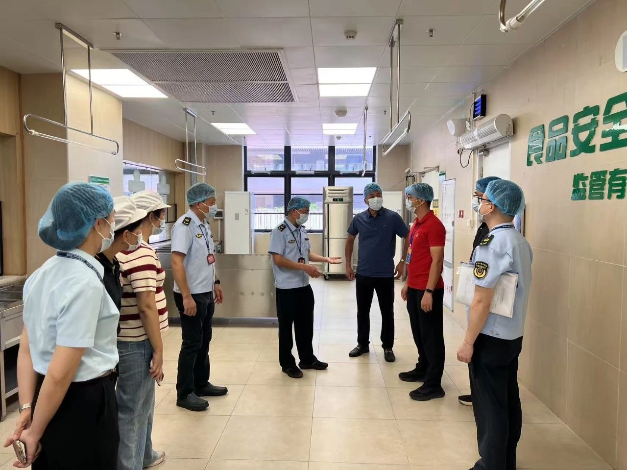 陈村市场监督管理所提前组织执法人员对各初中学校开展现场监督检查.jpg