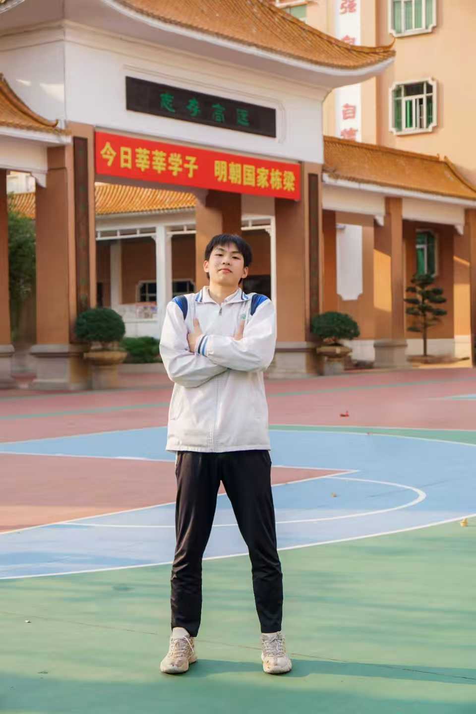 梁自凡.jpg