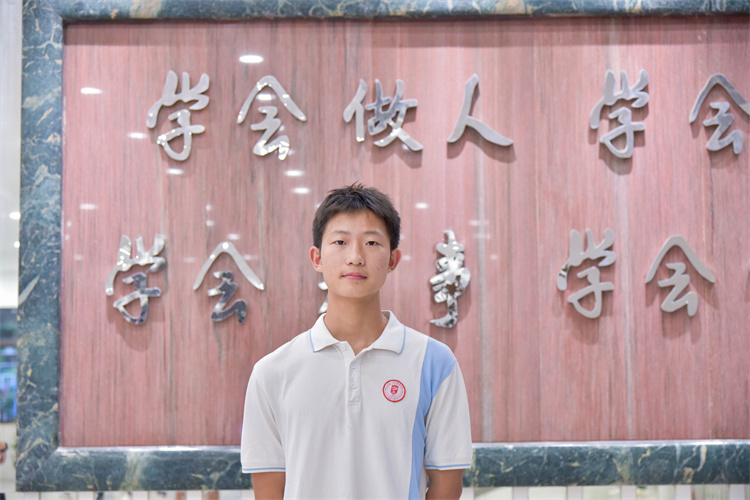 席佳俊.jpg