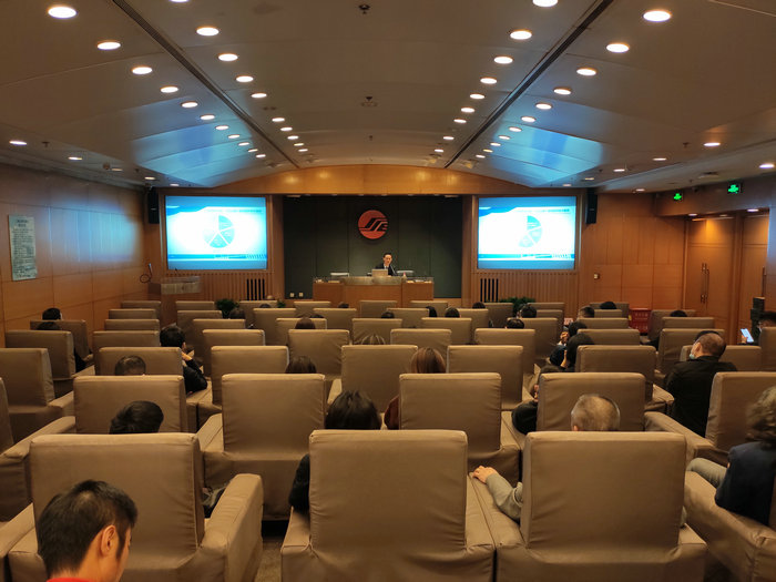 为推动企业上市不遗余力！龙江镇长带着企业赴上海培训