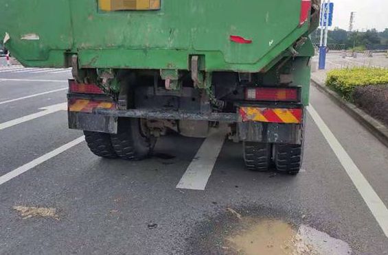 伦教：“泥头车”任意撒漏？深挖彻查，严厉打击！