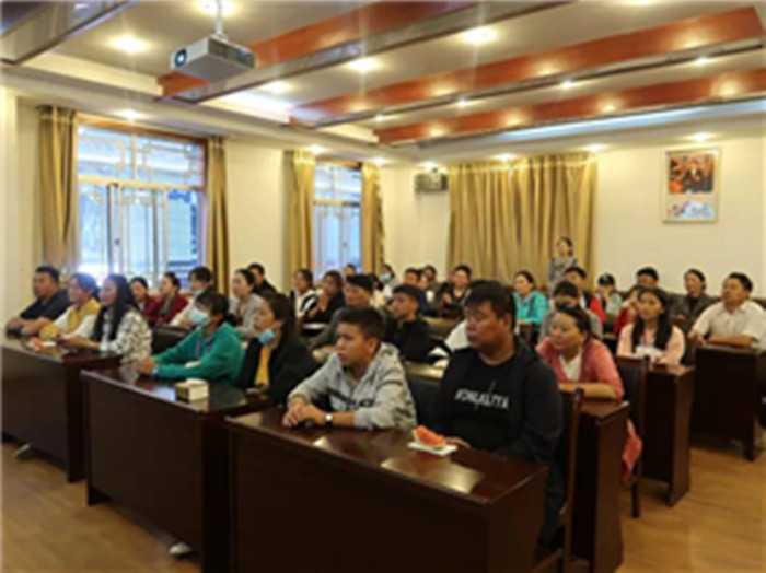 家校携手，江义中学为西藏班学生筑成长之路