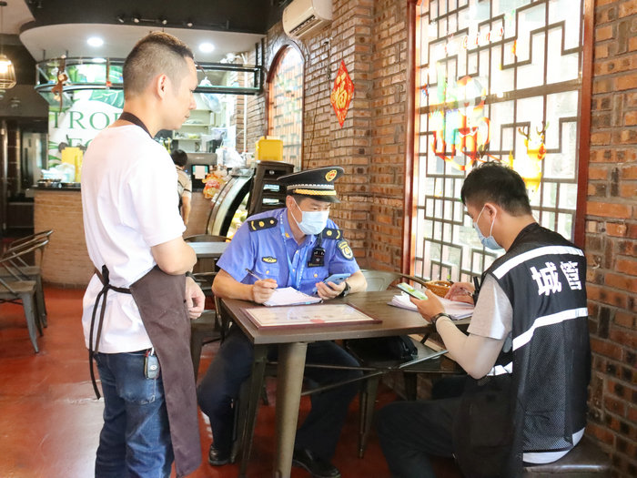 伦教：联合执法！规范餐饮行业经营