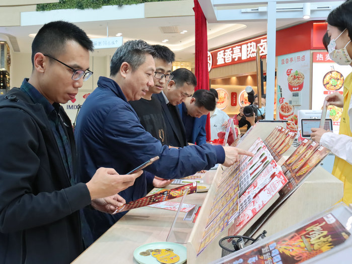 在商场也能买彩票！一家幸运又好玩的店开业啦