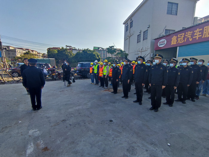 强力拆违还岸于民，大良清理涉河违建2000平方米