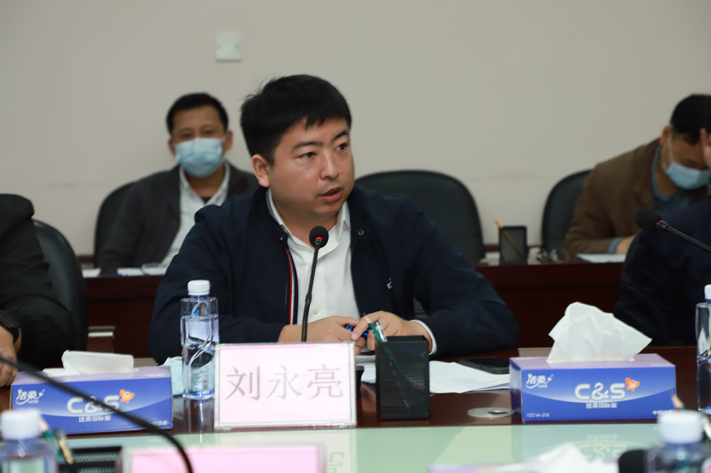 行业代表针对项目情况和预算情况提出自己的意见和建议