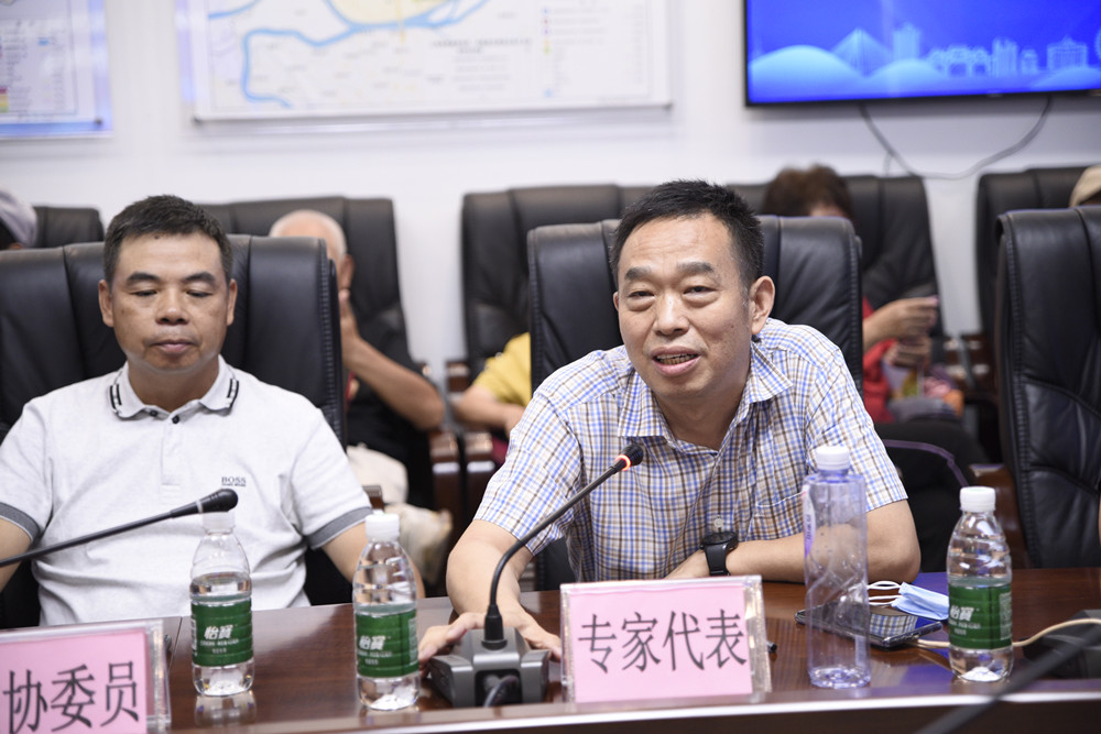 专家代表积极发言，并进行经验分享