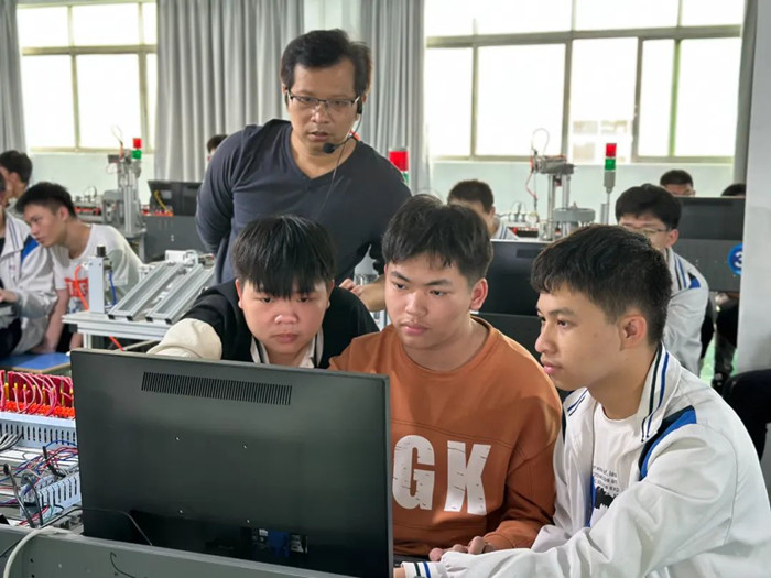 校企携手，勒流第二届东泰现代学徒制班开班