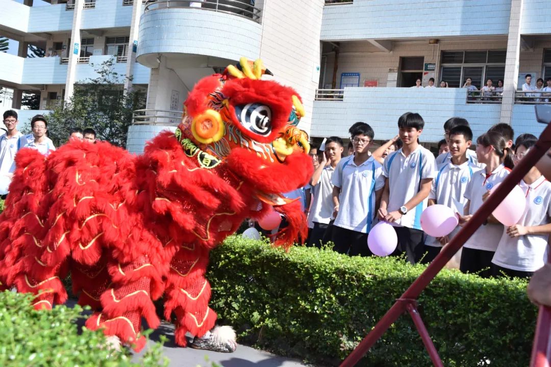 超燃、超震撼！直击均安中学高考喊楼现场→