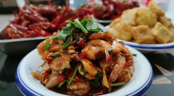  周末拒做白饭人，来道香辣虾吧