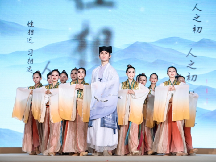 全国首个“适子书院”成立！陈村三字经启蒙文化周开幕
