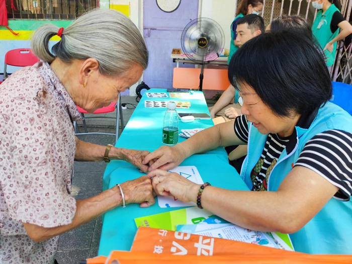 右眼新闻：家门口的幸福养老