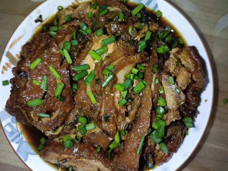 过节必吃的梅菜扣肉，在家也能做出大厨味！