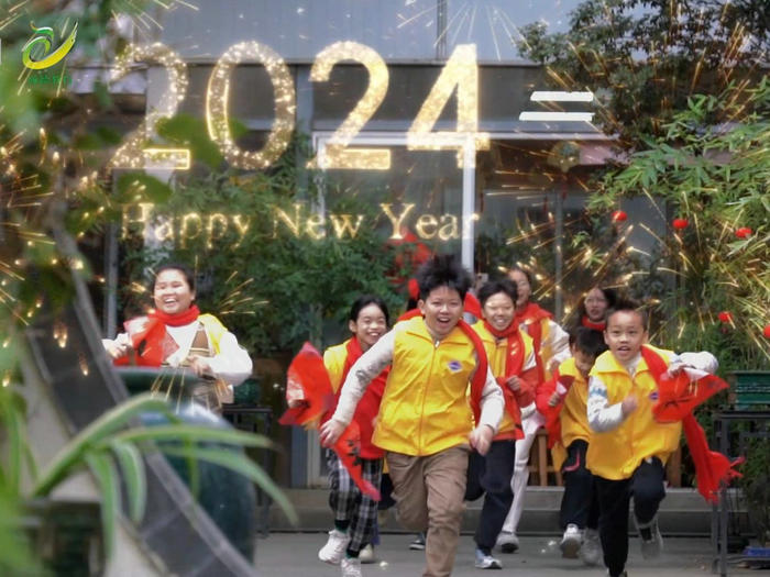 顺德学子秀才艺，贺新春！祝福大家龙行龘龘