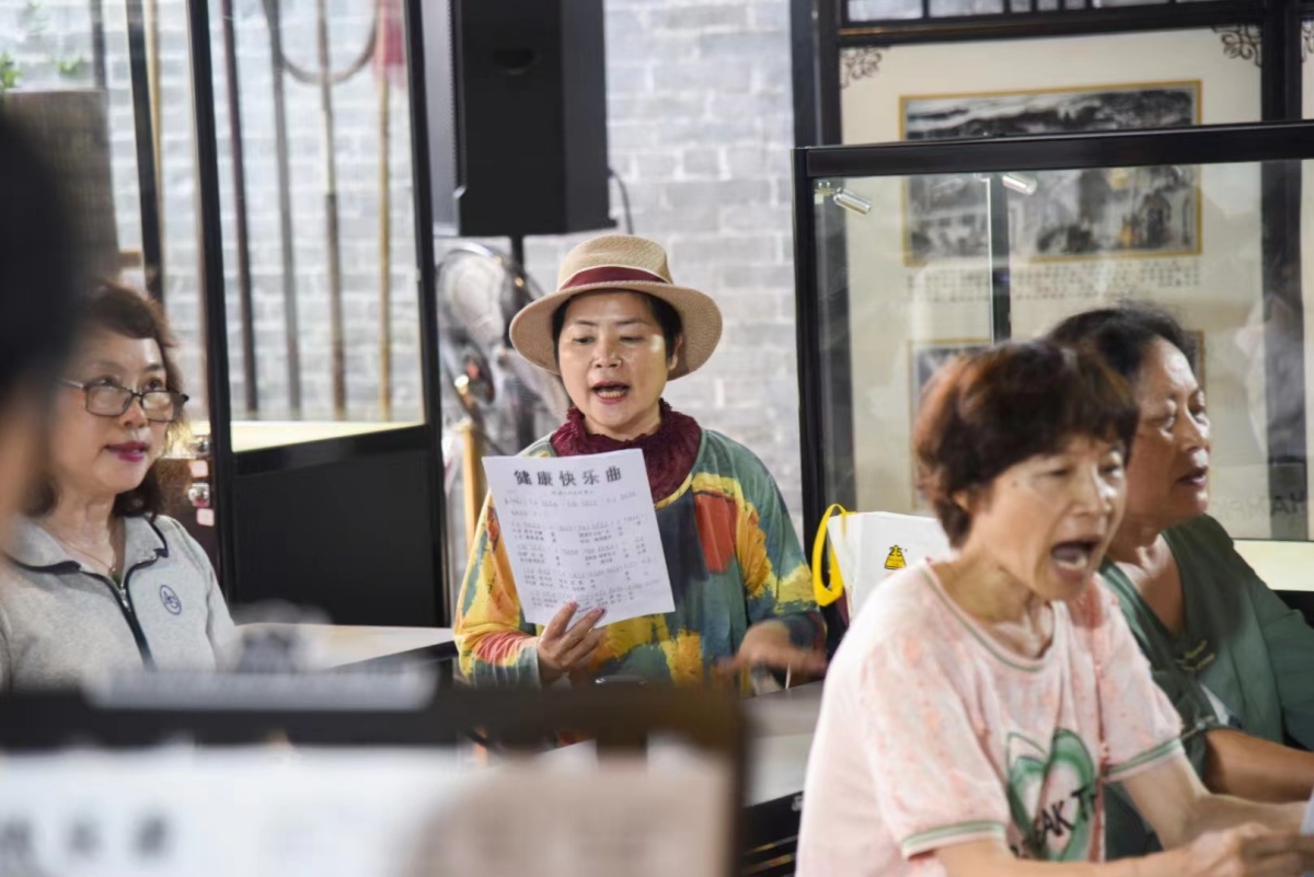 右眼新闻：老年友好型社区里的幸福时光