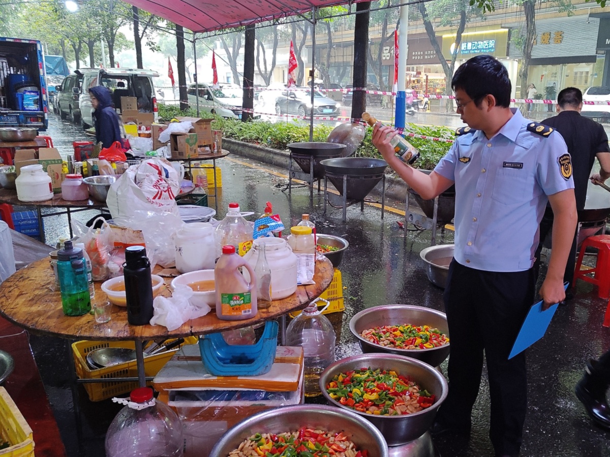 保障3万人次“龙舟宴”用餐安全，大良市监这样做