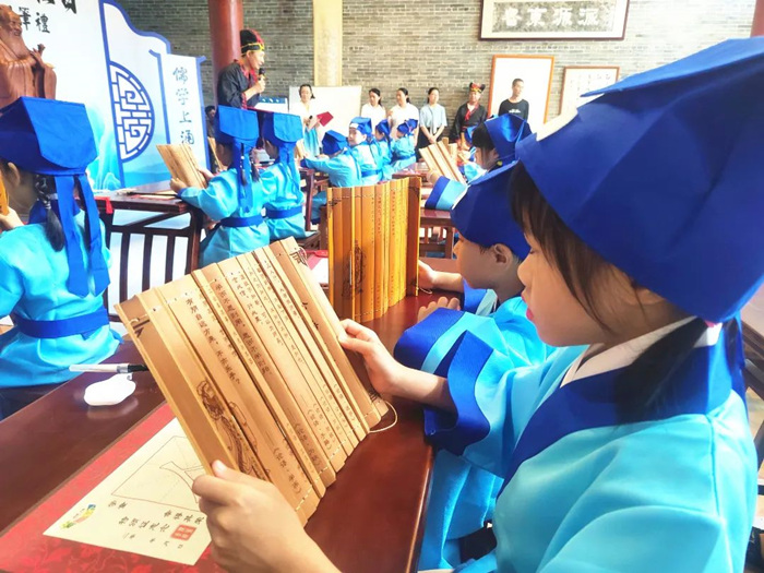 开笔启智！勒流上涌连续四年举行开笔礼