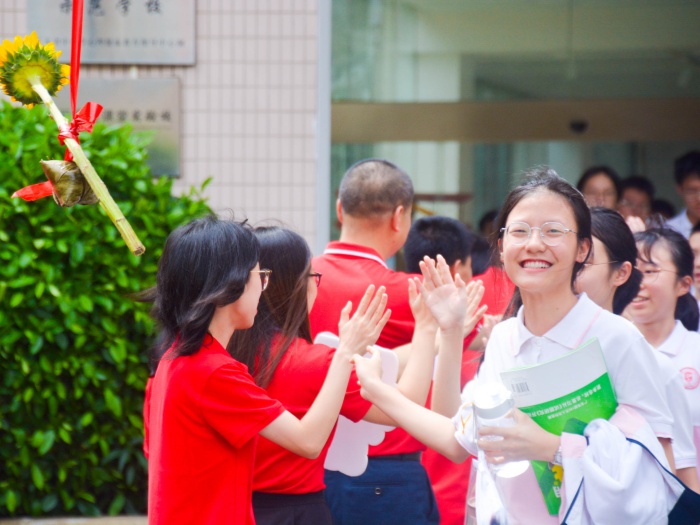 中考首日！顺德超2.9万名学子提笔逐梦
