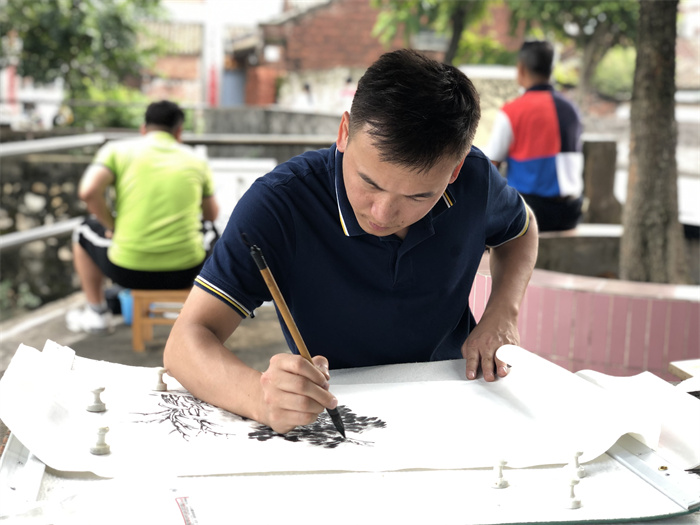 翰墨勒流 薪火相传|黄淦华：笔耕不辍，潜心育人