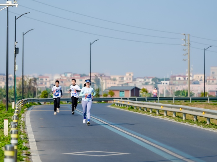 勒流滨水接力跑开跑，畅享黄连文旅景观