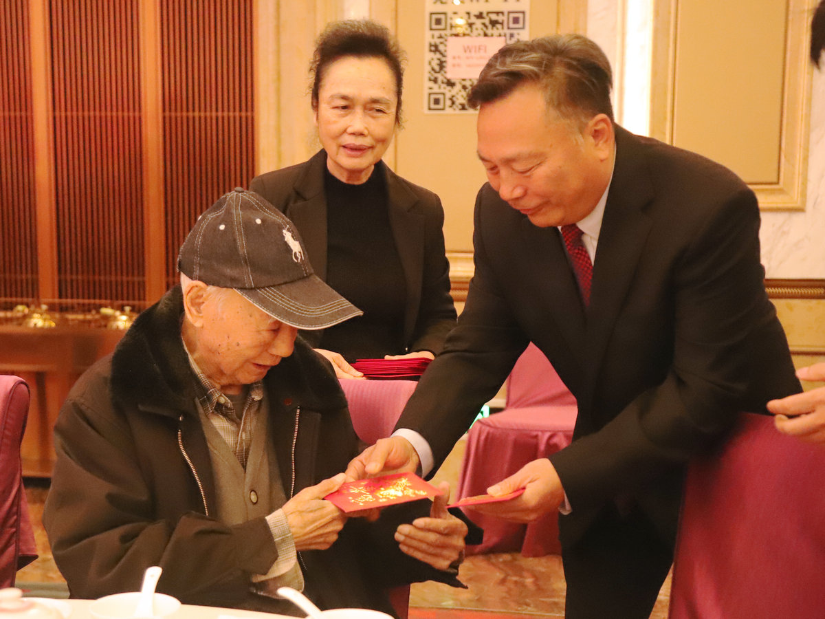 延续三十二载，龙的酒楼将敬老进行到底