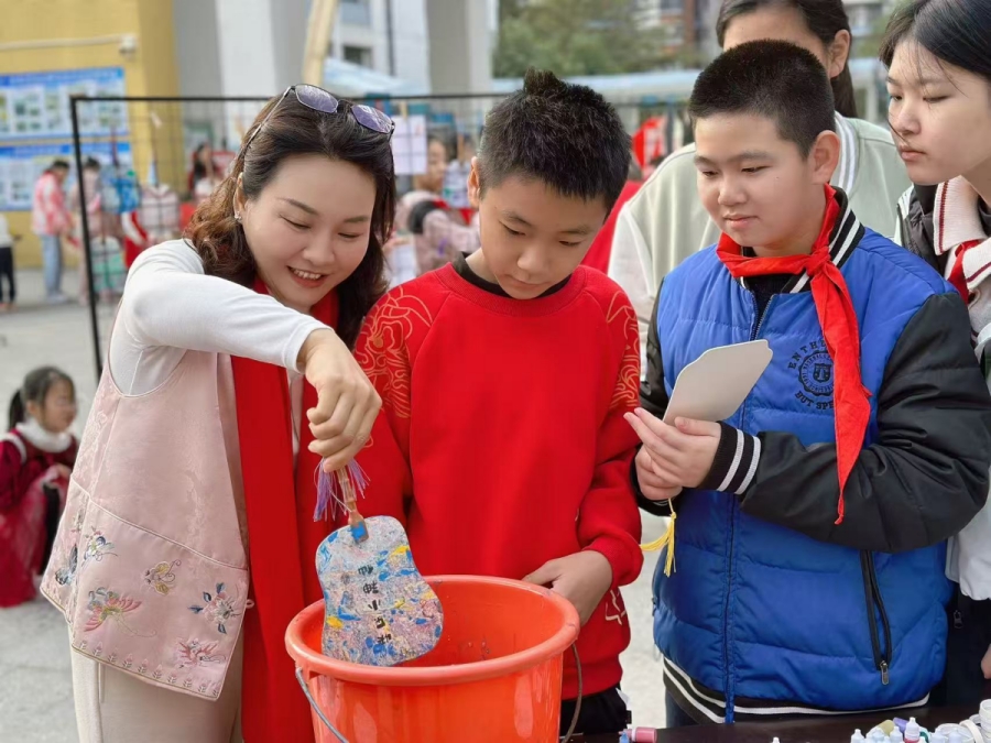蛇年开学不一般，非遗热潮点燃顺峰小学