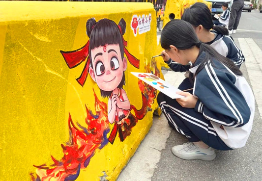 好飒啊！哪吒“飞”到乐从红棉小学