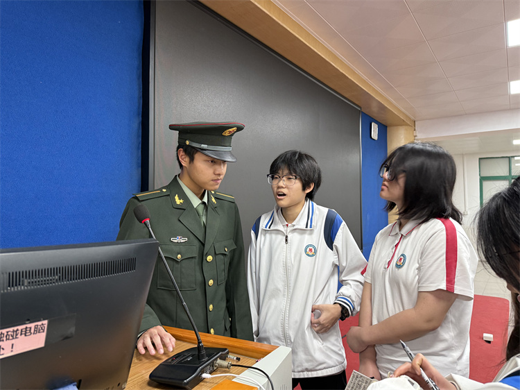 榜样力量引领青春航向！北滘现役军校学子回母校啦！