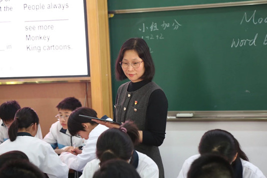 党建+业务深度融合，先锋示范点亮教育