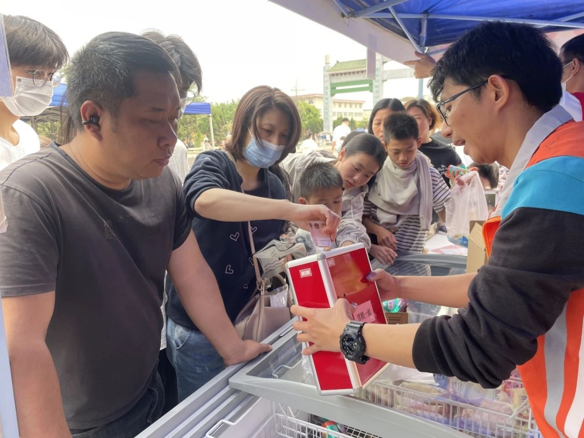 清明新风尚：乐从鲜花义卖善行不停步！