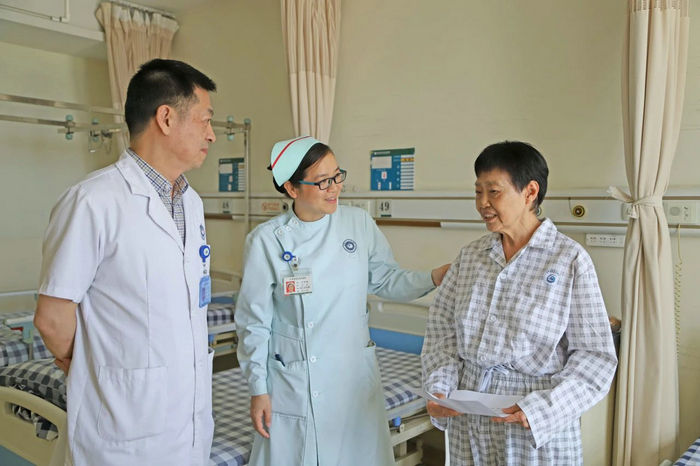 78岁羽坛传奇为何选择到顺德做微创手术？