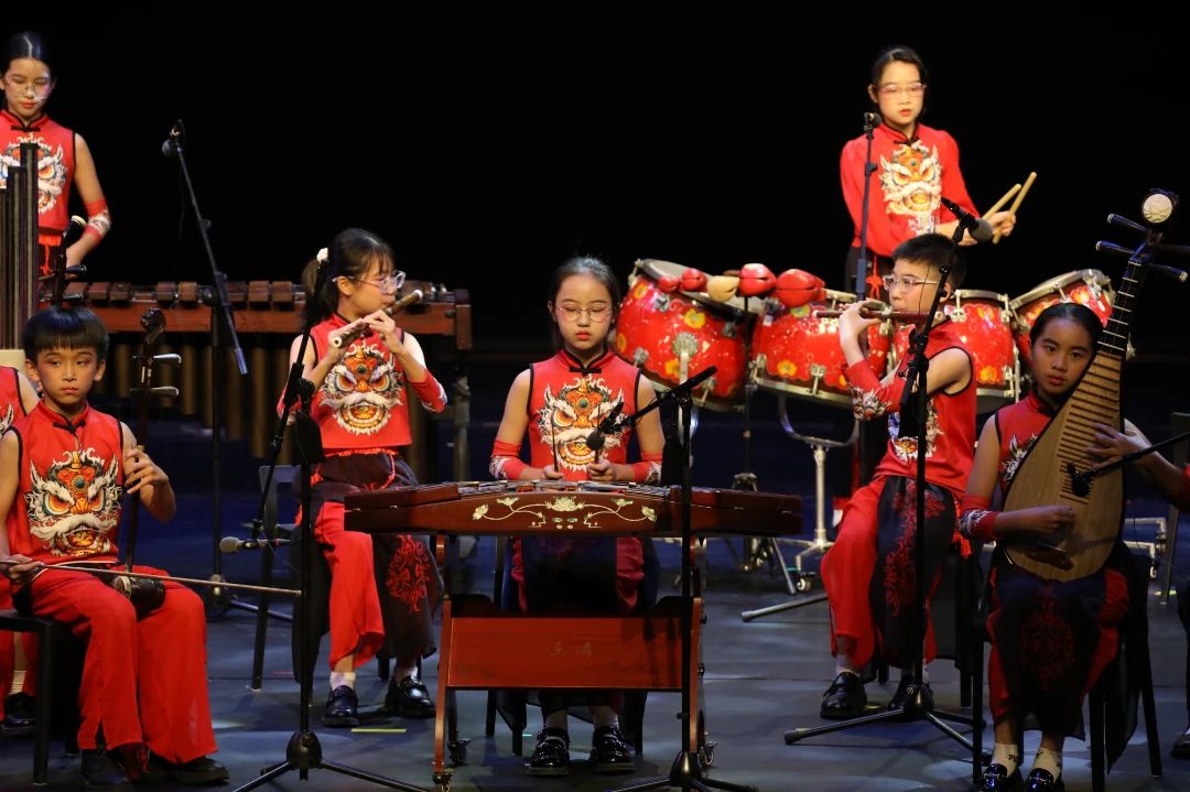 新圩小学《雅韵醒狮》勇夺市金奖，暑期将赴京展演！