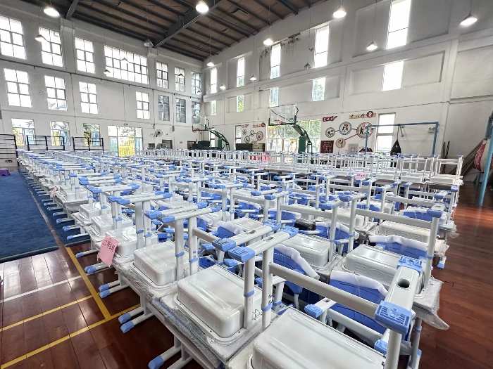 企业热心捐赠30.4万元！勒流一实换新课桌啦