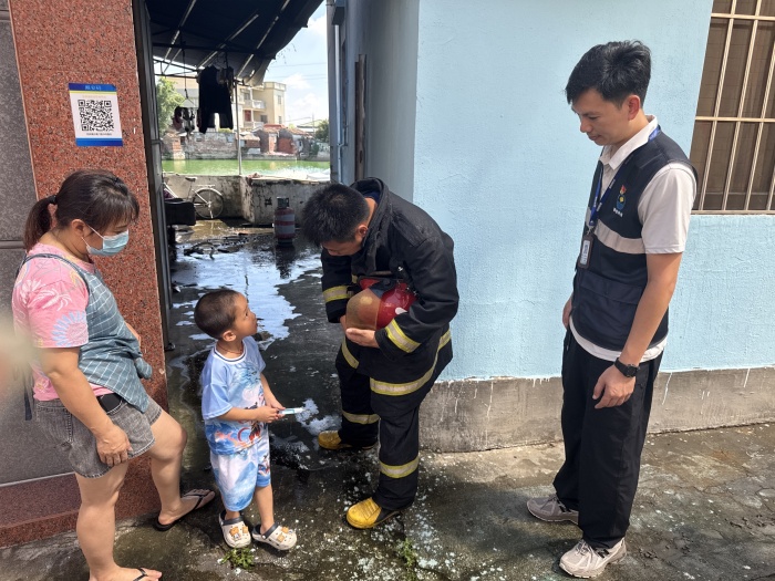 路遇火情，均安网格员秒变灭火“消防员”