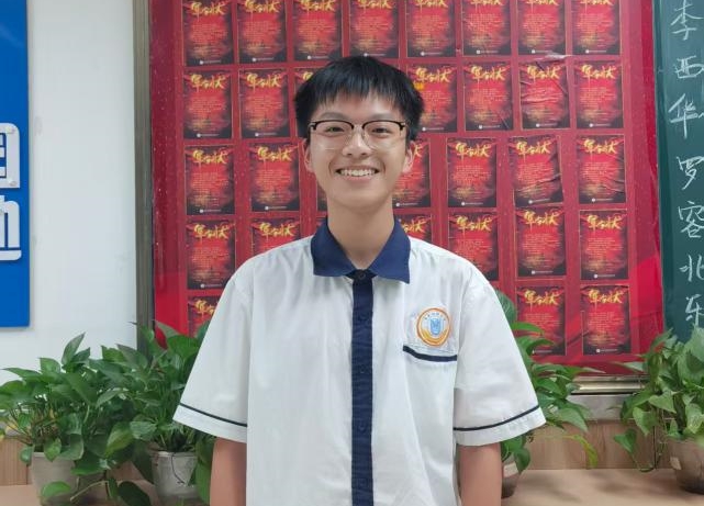成美中学郑皓隽：中考圆梦路上的“慢行者” 每一步都算数